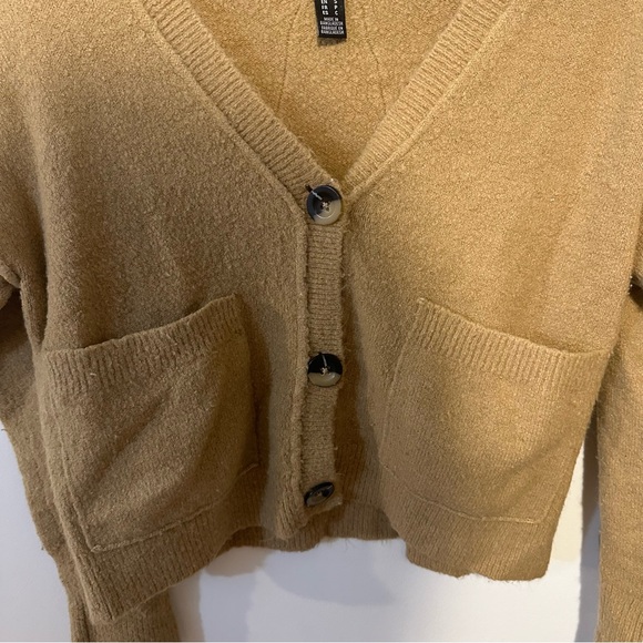 Urban Heritage Cardigan - Picture 5 of 6